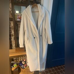 Cozy White Hooded Women's Coat